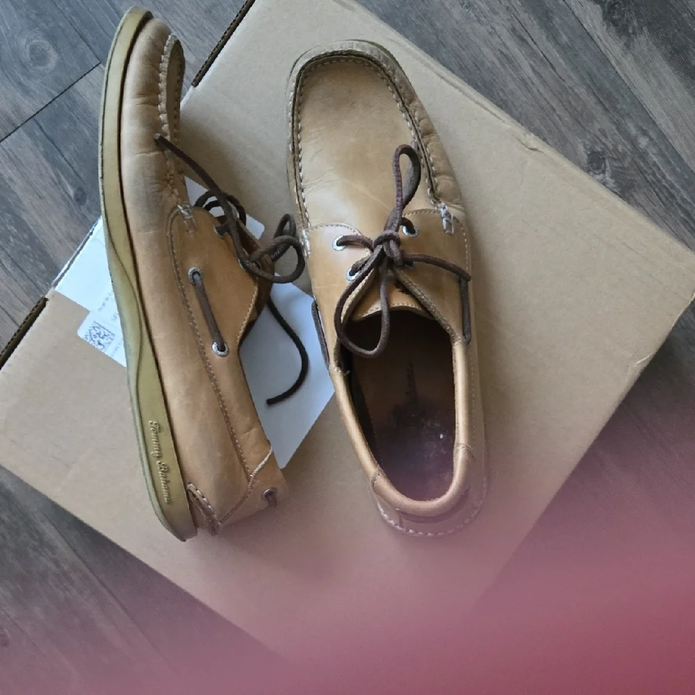 Tommy Bahama Men's Tan Boat Shoes sz. 9.5 Docksider